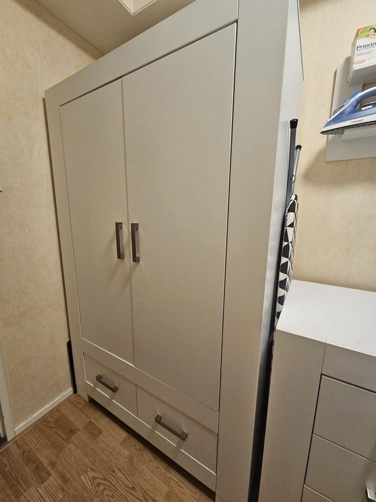 Baby kledingkast
Incl ladenkast en hang plank, Huis en Inrichting, Ophalen, 50 tot 75 cm, 50 tot 100 cm