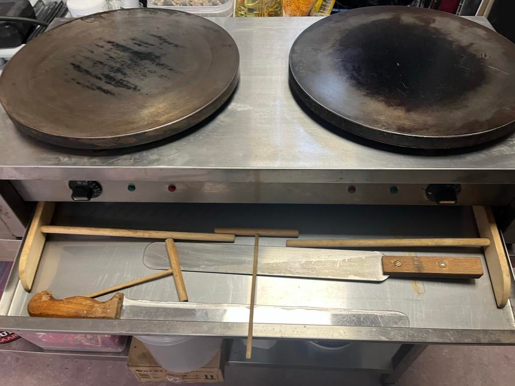 Crêpe ijzer met twee platen en messen, Ophalen, Gebruikt
