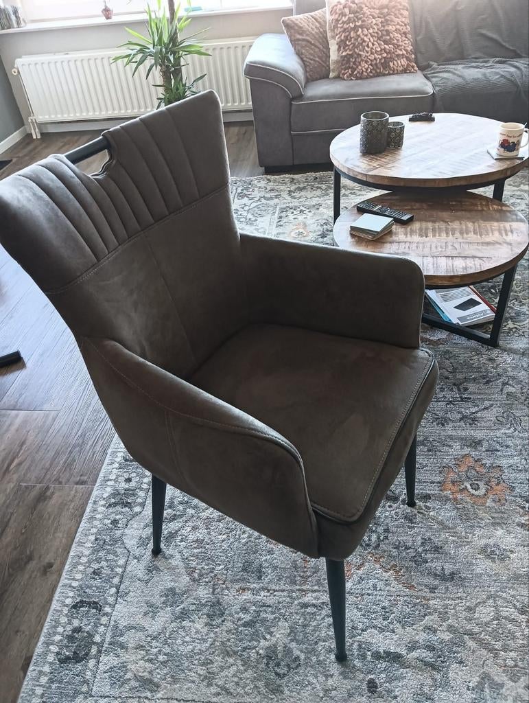 4 stoelen in zeer goede staat, Huis en Inrichting, Stoelen, Ophalen, Bruin, Zo goed als nieuw, Modern