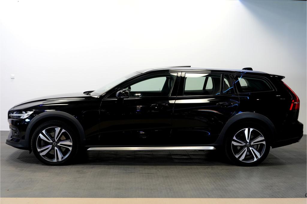 Volvo V60 Cross Country 2.0 B5 AWD 185kW/250pk Aut8 Ultimate, 15 km/l, 4 cilinders, Zwart, Vierwielaandrijving