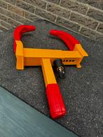 Wielslot voor auto met 2 sleutels, Ophalen, Zo goed als nieuw