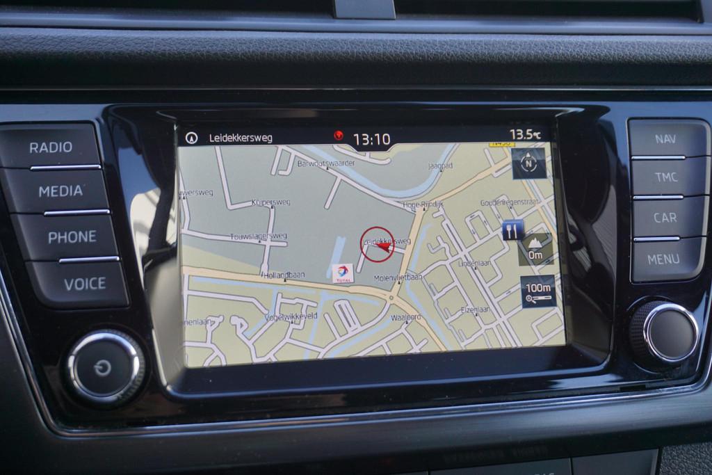 Skoda Fabia Combi 1.0 TSI Business Edition/Trekhaak/Navigati, Auto's, Skoda, Stof, Gebruikt, 95 pk, 1036 kg