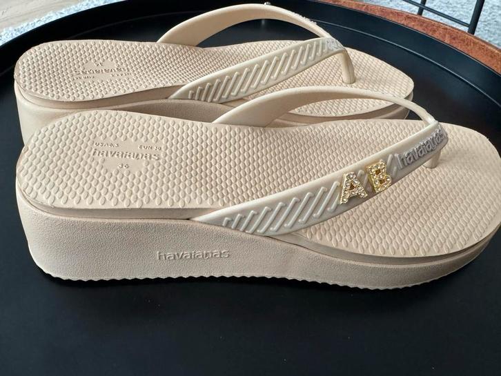 Havaianas High Platform Slippers Beige Maat 38, Kleding | Dames, Schoenen, Nieuw, Slippers, Beige, Ophalen of Verzenden