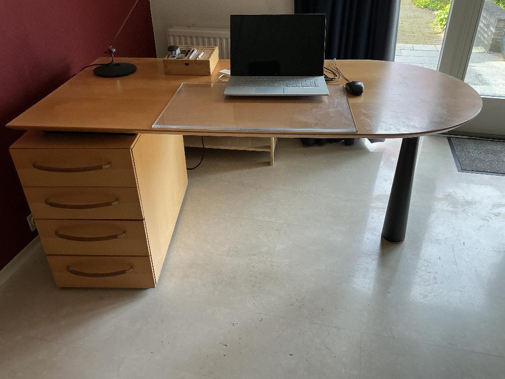 Bureau, Ophalen, Overige typen, Gebruikt, 170 cm