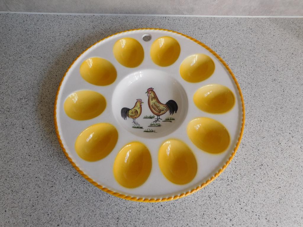Eierbord 23 cm. 10 eieren Kip en Haan, Ophalen of Verzenden, Zo goed als nieuw, Bord(en), Overige stijlen