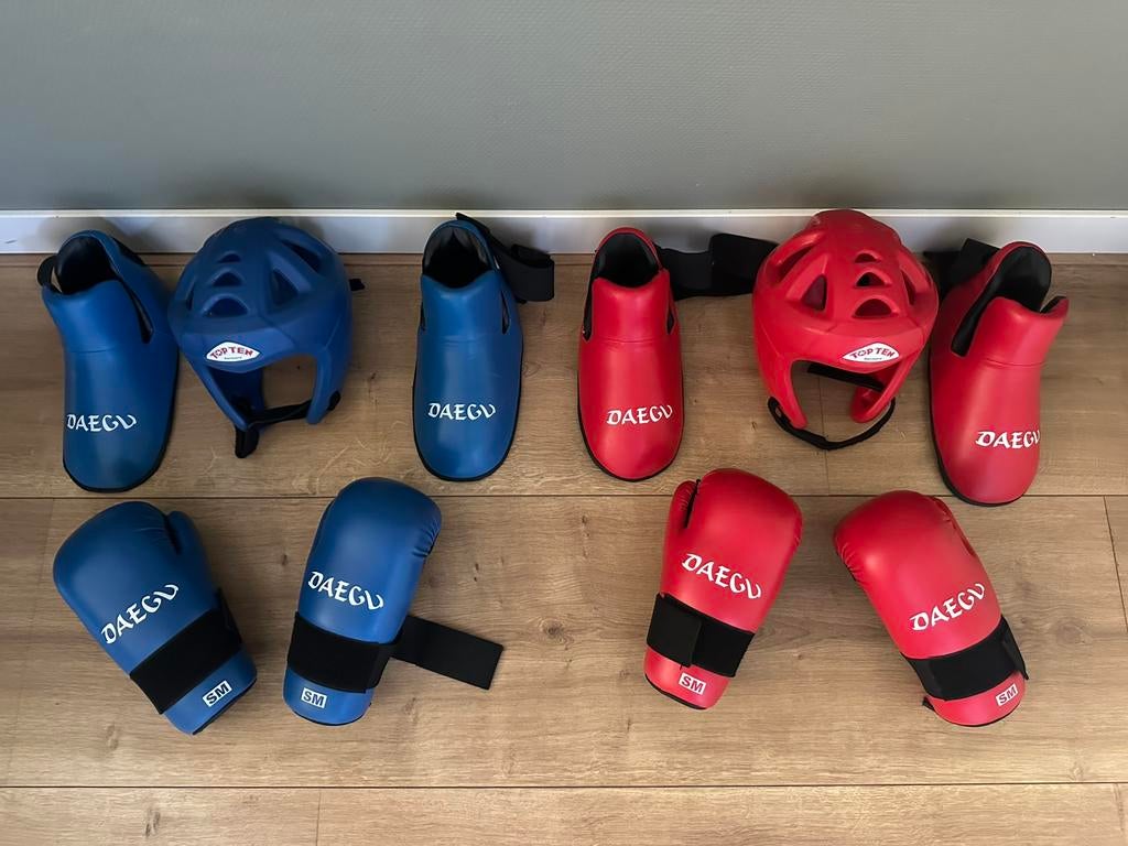Taekwondo beschermingsset 2x, Ophalen of Verzenden, Zo goed als nieuw, Taekwondo