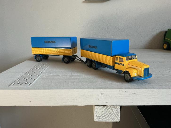 Scania 110 Super model met aanhanger, Hobby en Vrije tijd, Modelauto's | 1:50, Zo goed als nieuw, Bus of Vrachtwagen, Overige merken