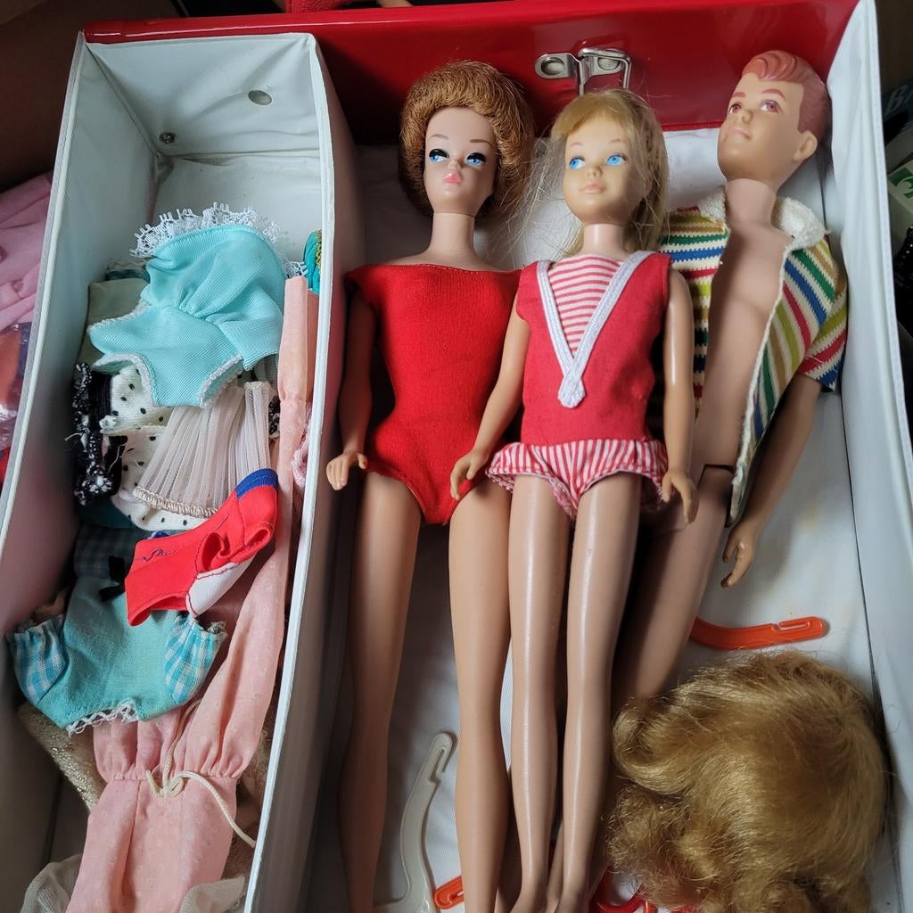 Vintage barbie Koffer met barbie s, Verzamelen, Poppen, Ophalen of Verzenden, Gebruikt