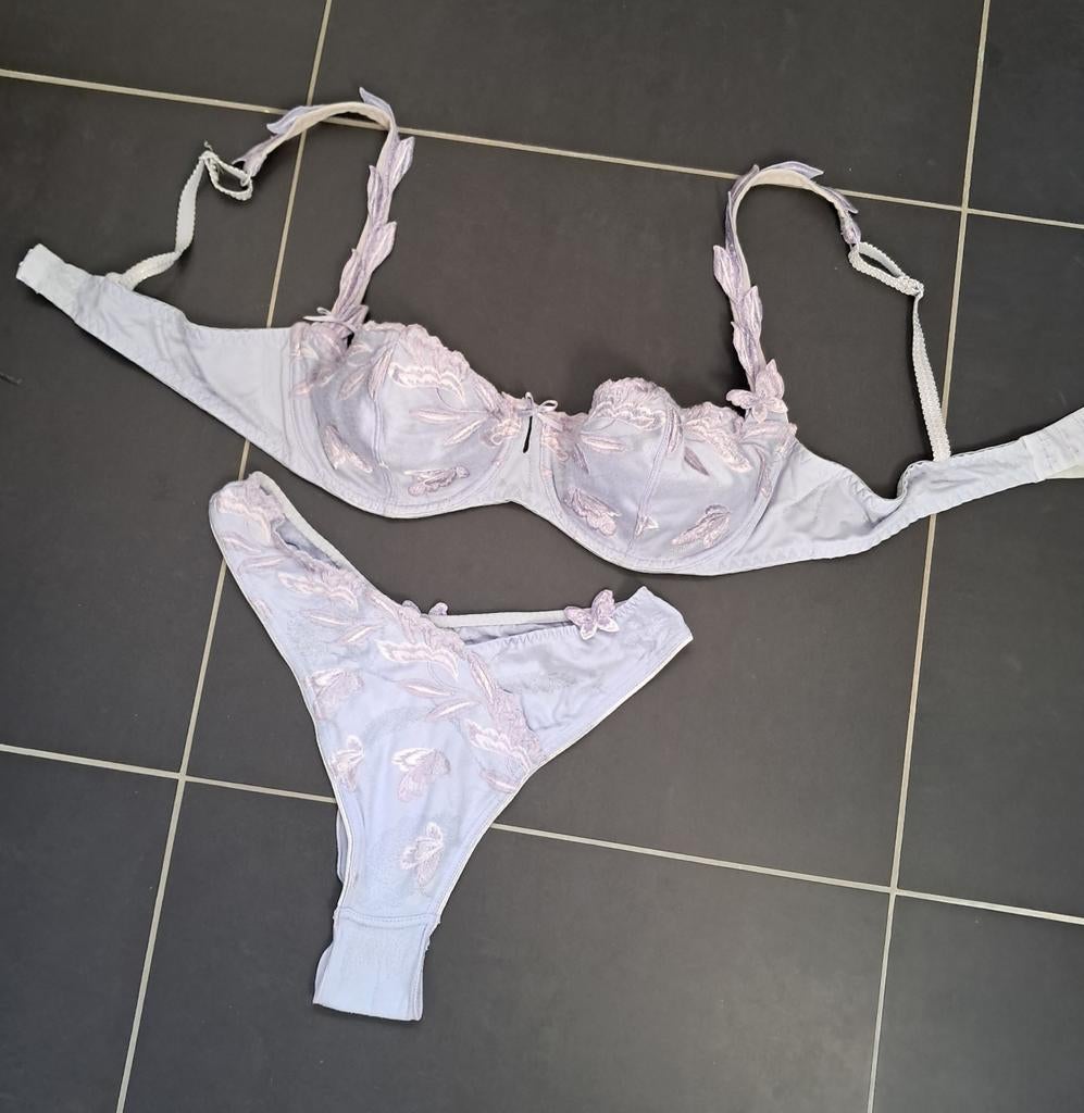 Aubade lingeset lila B80 met slip maat 40, Ophalen of Verzenden, Paars