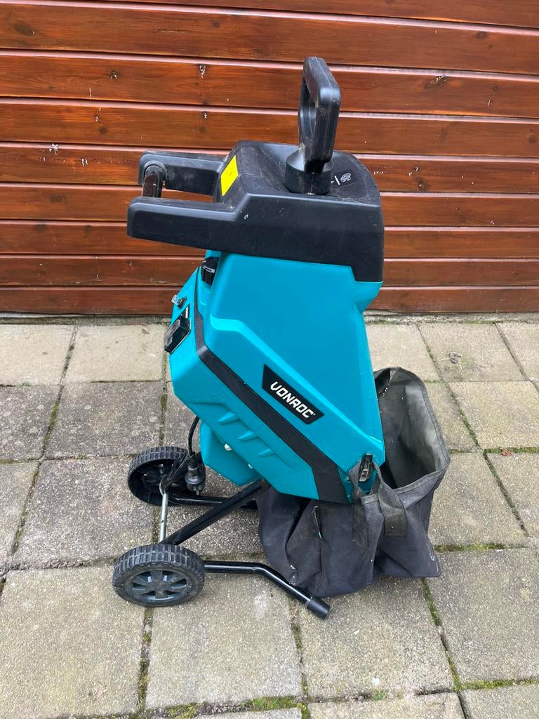 Tuinhakselaar Vonroc 2500W, Ophalen, Zo goed als nieuw, Met opvangzak