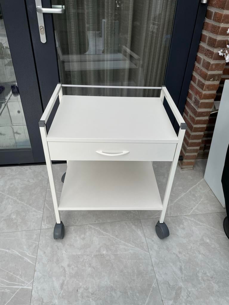 Handige witte trolley met lade en wieltjes, Huis en Inrichting, Ophalen, Hout, Zo goed als nieuw, Modern