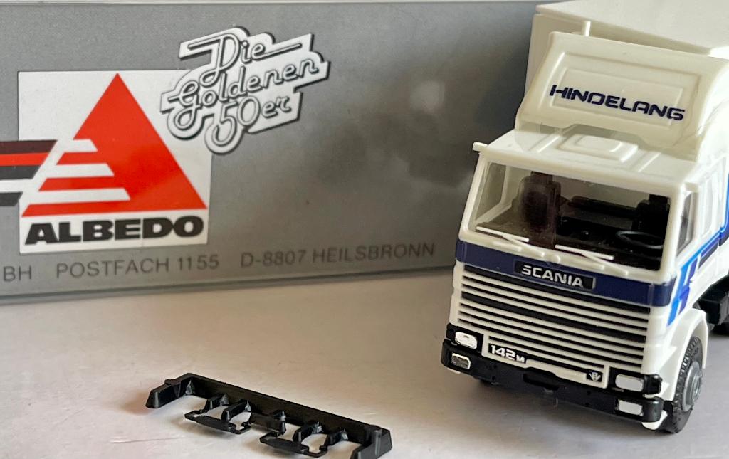 Albedo/Herpa: Scania 142M met oplegger "Hindelang", Ophalen of Verzenden, Zo goed als nieuw, Bus of Vrachtwagen, Herpa