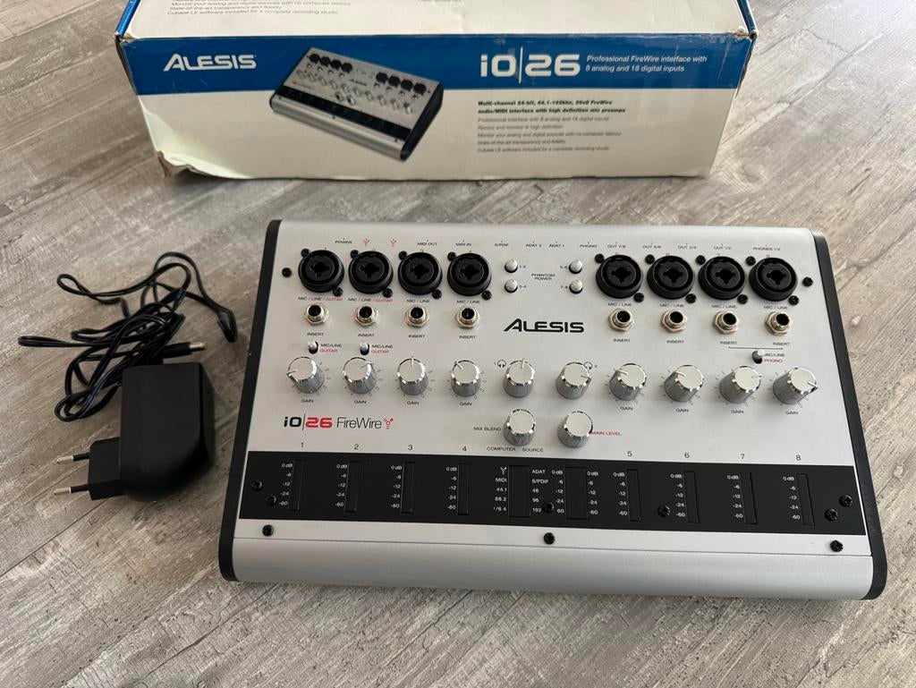 Alesis iO|26 FireWire Audio/MIDI Interface, Muziek en Instrumenten, Ophalen of Verzenden, Gebruikt, 20 kanalen of meer, Microfooningang