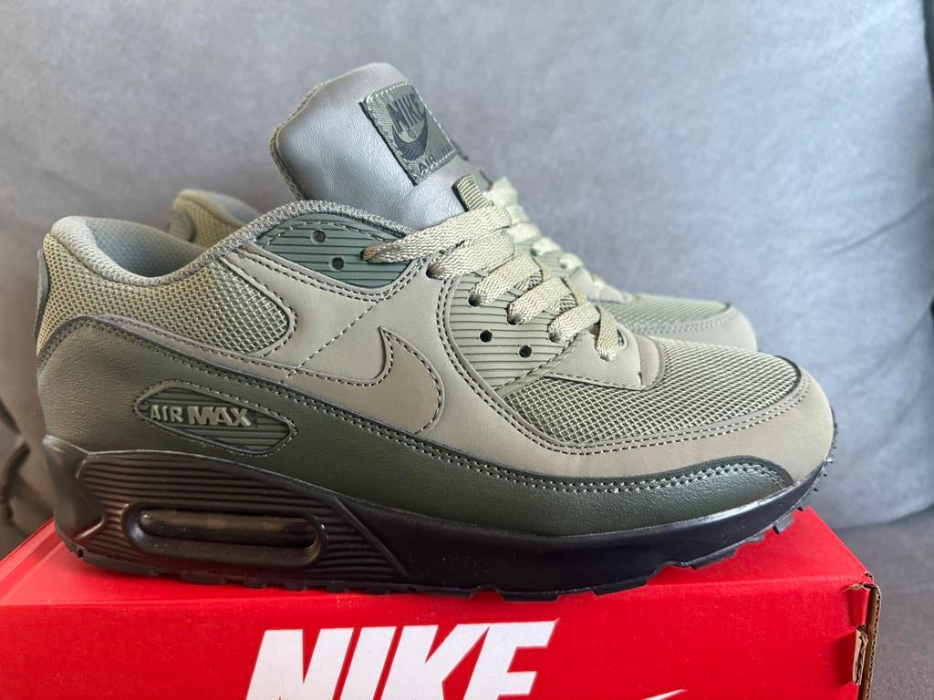 Nike Air Max 90 Army Green maat 43 NIEUW, Kleding | Heren, Schoenen, Overige kleuren, Nieuw, Ophalen of Verzenden, Sneakers of Gympen