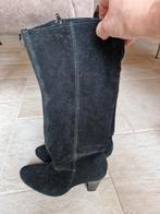 Te koop zwarte suède dameslaarzen, maat 37, merk Moccio, Hoge laarzen, Moccio, Zwart, Ophalen of Verzenden