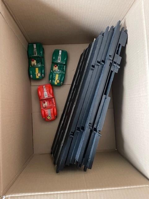 racebaan onderdelen en 3 fleischxmann autos, Verzenden, Fleischmann, Elektrisch, Racebaan