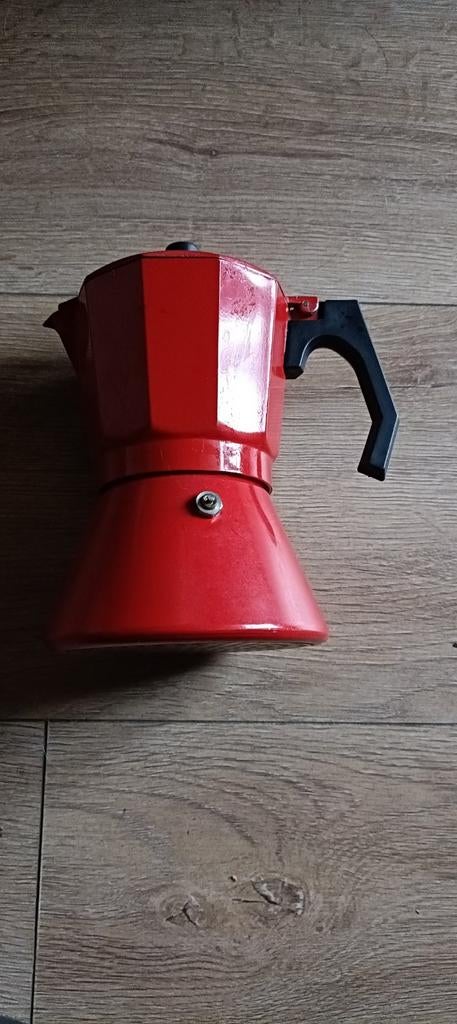 Italiaanse rode design.
Koffie zonder stroom, Ophalen, Overige modellen, Refurbished, Gemalen koffie
