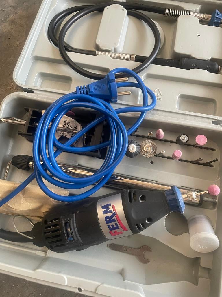 Ferm Dremel met accessoires en flexibele as, Ophalen of Verzenden, Gebruikt