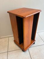 Houten cd rek / carrousel op wieltjes, Ophalen, 75 tot 150 discs, Cd rek, Zo goed als nieuw
