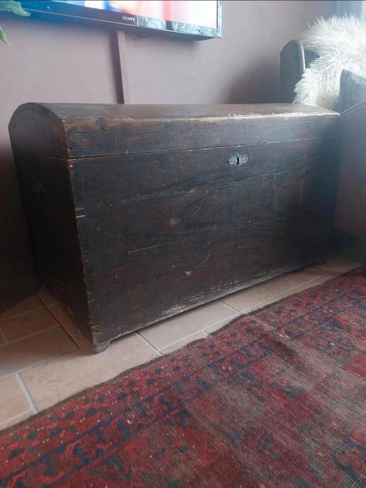 100 jaar oude Siciliaanse dekenkist. €65, Huis en Inrichting, Woonaccessoires | Kisten, Gebruikt, Minder dan 50 cm, Ophalen