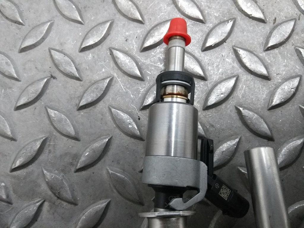 VOLKSWAGEN GOLF BRANDSTOF INJECTOR / VERSTUIVER 2017, Auto-onderdelen, Ophalen of Verzenden, Gebruikt, Stiba lid