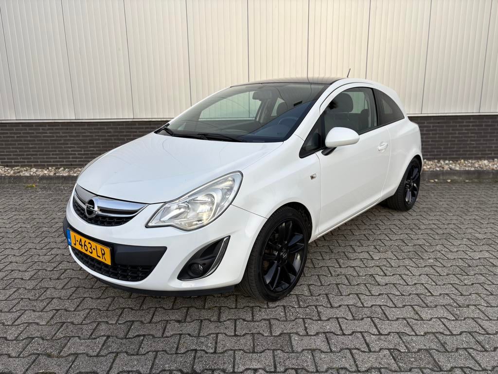 Opel Corsa 1.4 64KW 3D 2011 Wit, Auto's, Voorwielaandrijving, Euro 5, Wit, Bedrijf