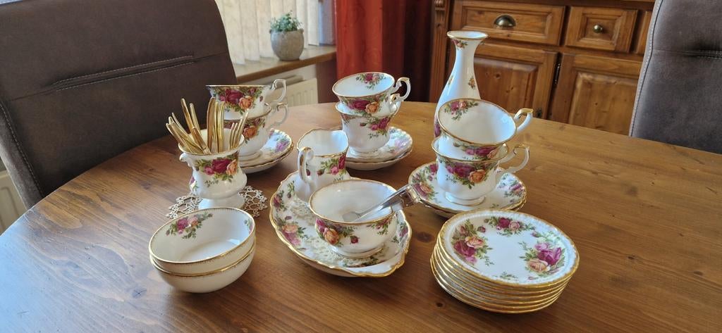 Royal Albert Old Country Roses Servies, Antiek en Kunst, Antiek | Servies compleet, Ophalen