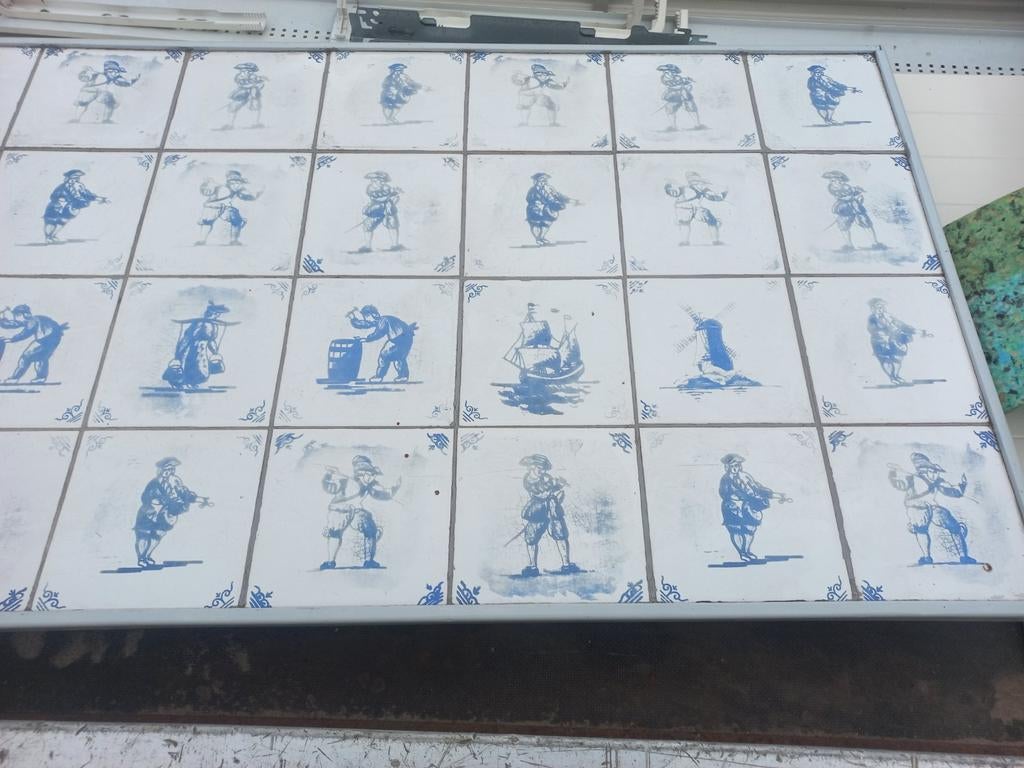 Blad met 40 antieke tegels, Ophalen