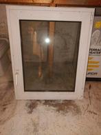 Kunststof kiep-kantel kozijn 90x75 cm - Gebruikt, Doe-het-zelf en Verbouw, Ophalen, Gevelraam of Ruit, Gebruikt, Minder dan 80 cm