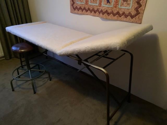 Solide massagetafel inc hoogte verstelbare kruk, Ophalen, Gebruikt, Massagetafel