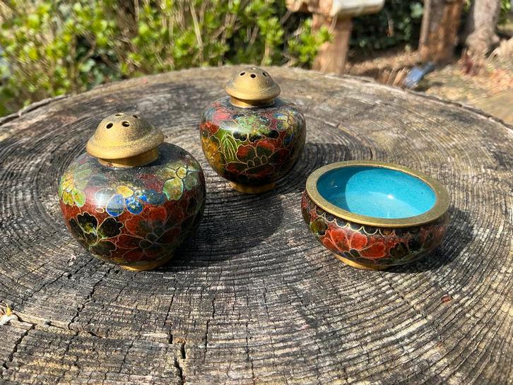 Cloisonné ❤️ zout- en pepervaatje met schaaltje, Antiek en Kunst, Antiek | Emaille, Ophalen of Verzenden