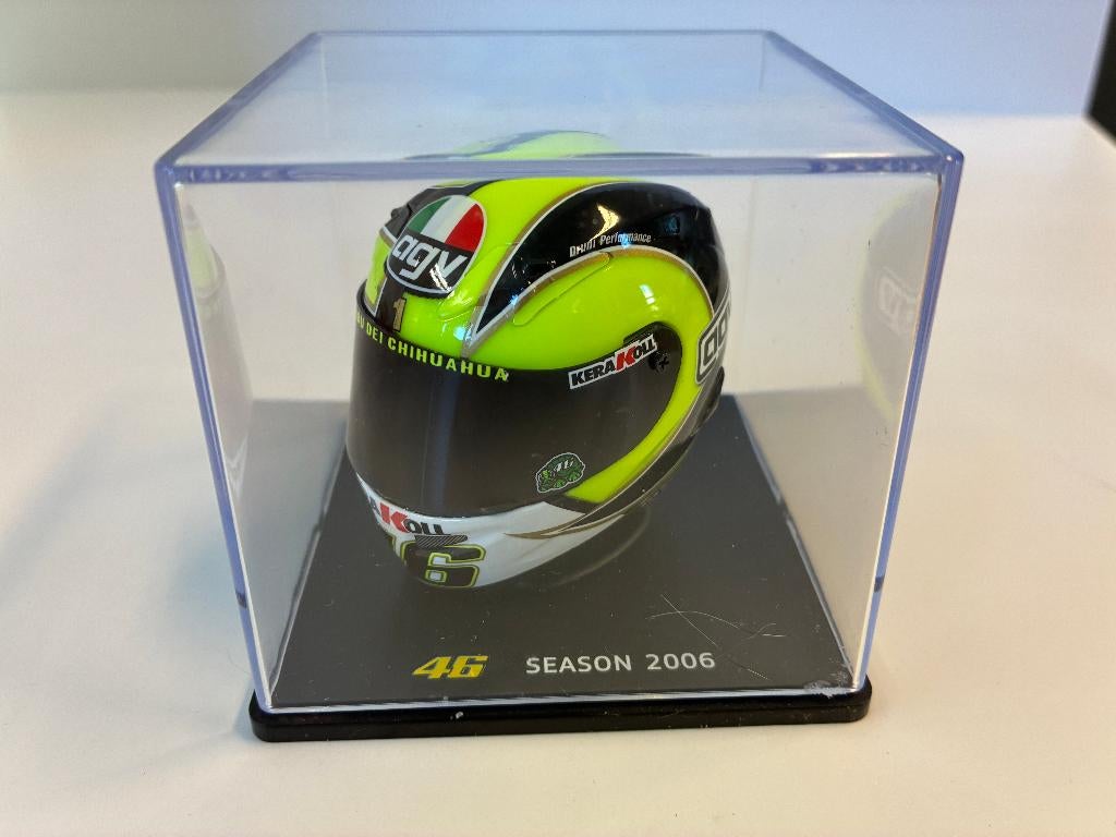 69794: Helm - MotoGP - Valentino Rossi - Season 2006 - 1:5, Hobby en Vrije tijd, Modelauto's | 1:5 tot 1:12, Overige typen, Zo goed als nieuw