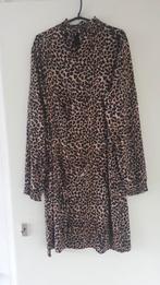 Jurk panterprint hoge kraag L, Ophalen, Gedragen, Bruin, Onder de knie