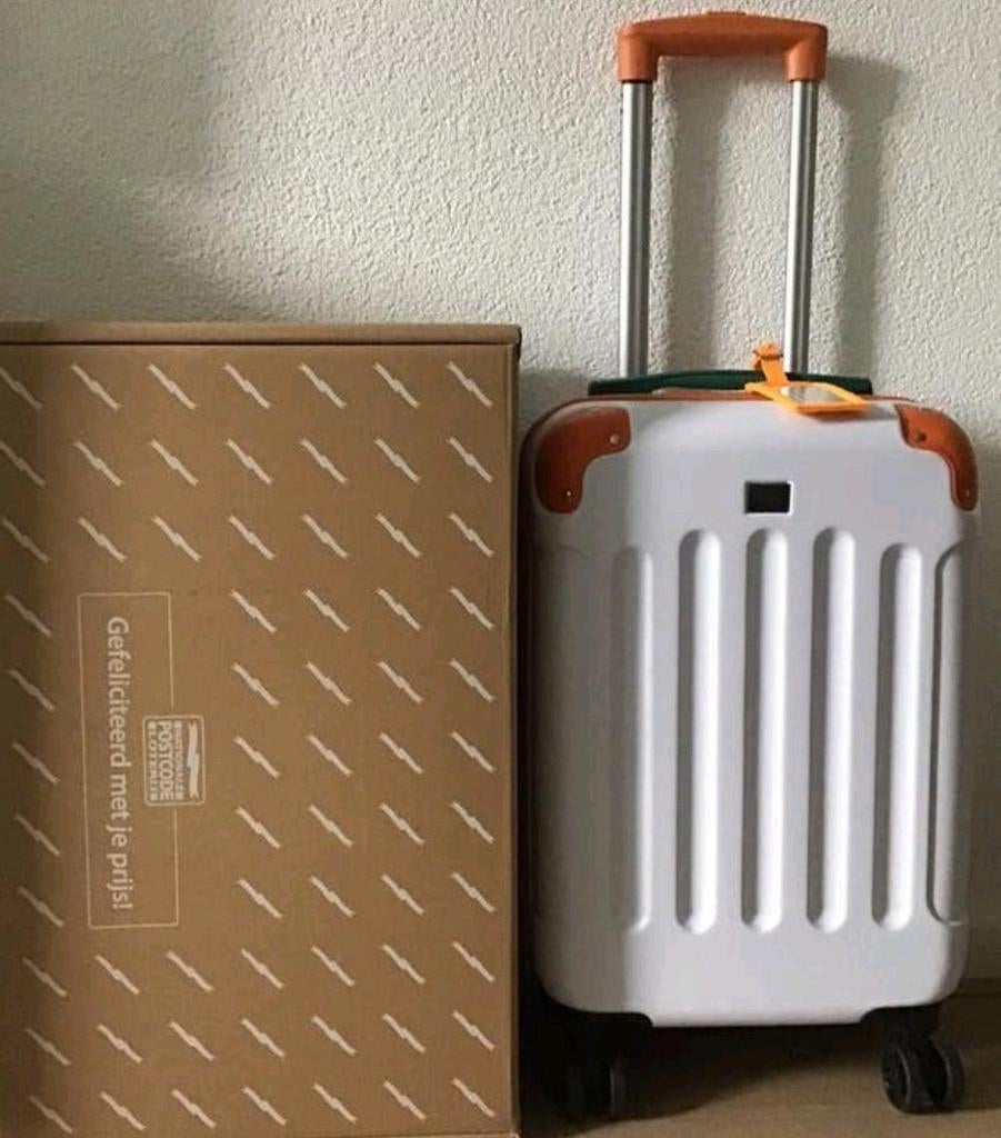 Koffer postcodeloterij nieuw, Ophalen, Wieltjes, Hard kunststof, Nieuw