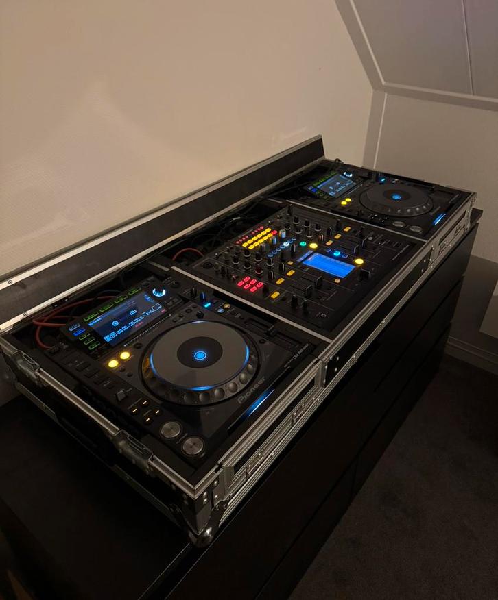 DJ set: 3x CDJ2000NXS + DJM2000NXS, Multi-Format Flightcase, Muziek en Instrumenten, Dj-sets en Draaitafels, Zo goed als nieuw