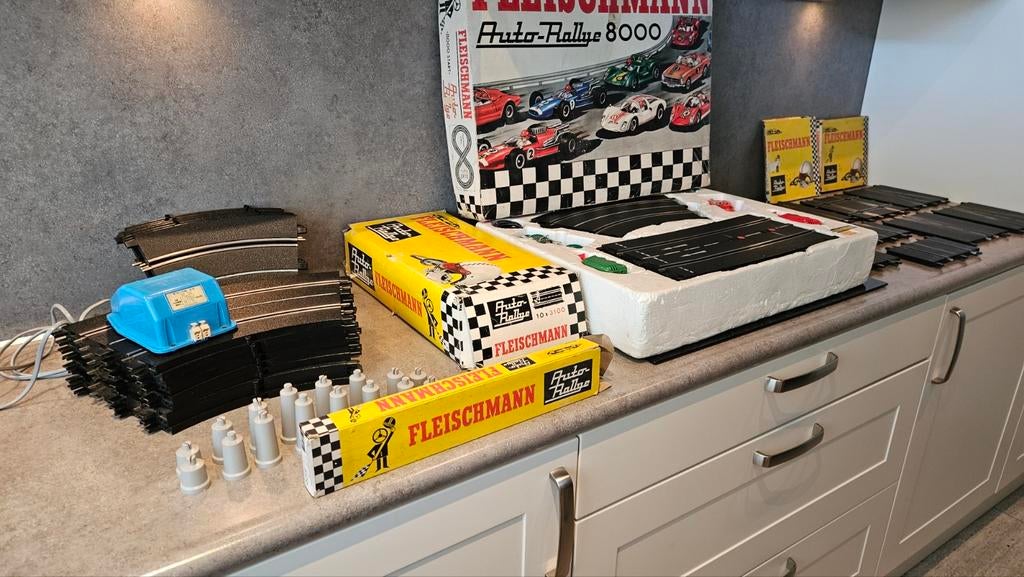 Fleishmann Auto Rallye 8000 racebaan met extra baandelen, Kinderen en Baby's, Speelgoed | Racebanen, Racebaan, Fleischmann, Zelf te bouwen