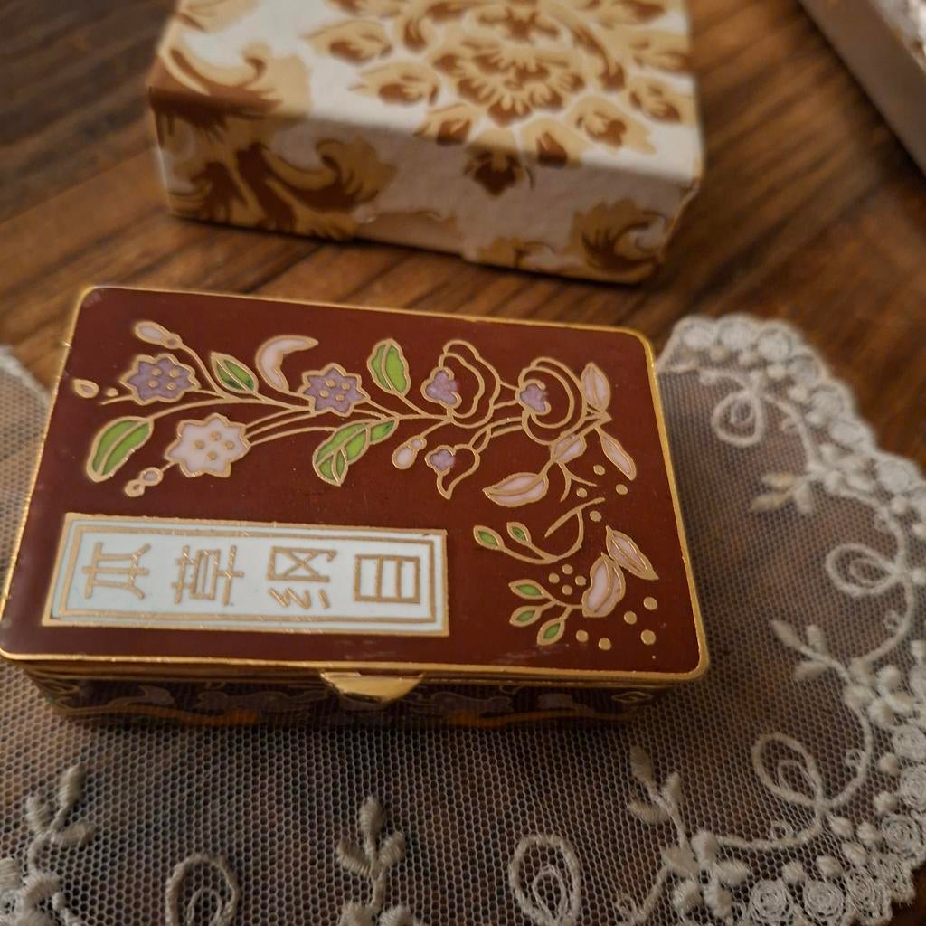Cloisonne Medicijnendoosje Chinees 6x4x2 cm groot in doosje, Verzenden