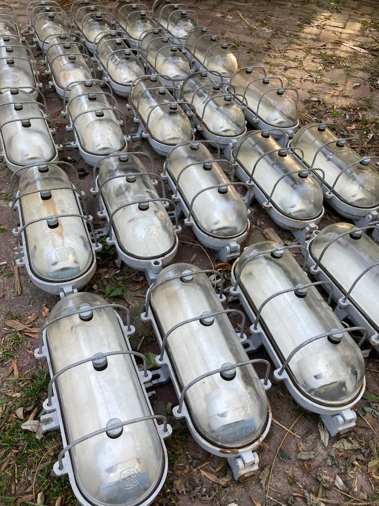 Oude bully industriele buitenlamp Industria, Ophalen of Verzenden, Onbekend, Onbekend, Onbekend