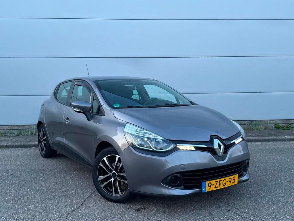 Renault Clio 1.5 dCi ECO 5D (bj 2015) AIRCO|NAVI|CRUISE|LMV|, Auto's, Renault, Voorwielaandrijving, Stof, Gebruikt, Zwart