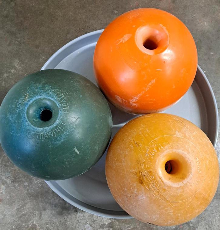 3 nostalgische gekleurde kunststof visnet ballen, Antiek en Kunst, Curiosa en Brocante, Verzenden