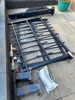 GRATIS - Robuust IJzeren Spijlenhekwerk met Poort - Gebruikt, Tuin en Terras, Ophalen, Met poort, Gebruikt, Spijlenhekwerk