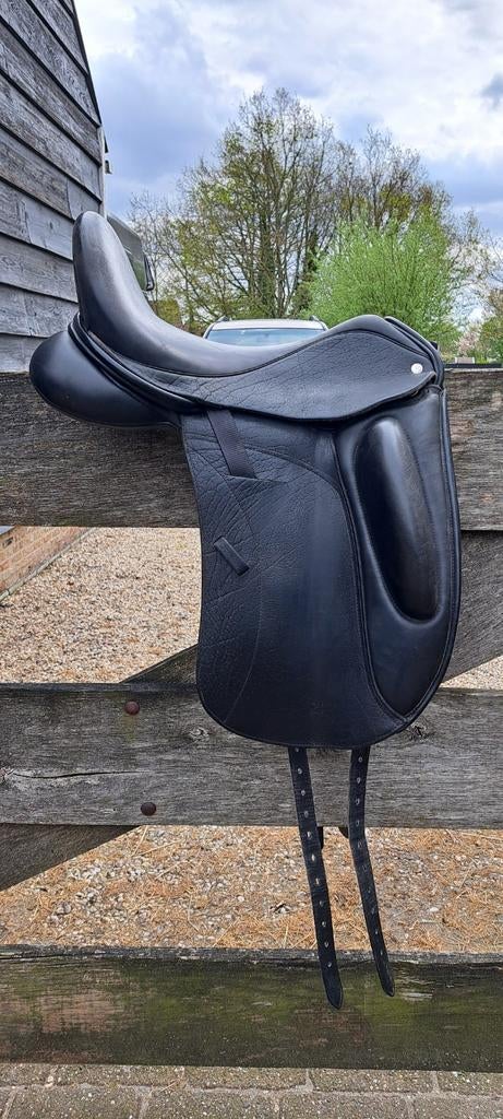 Dressuurzadel Custom 17",Childeric 17",KN Ouverture 17,5, Ophalen of Verzenden, Gebruikt, Dressuur