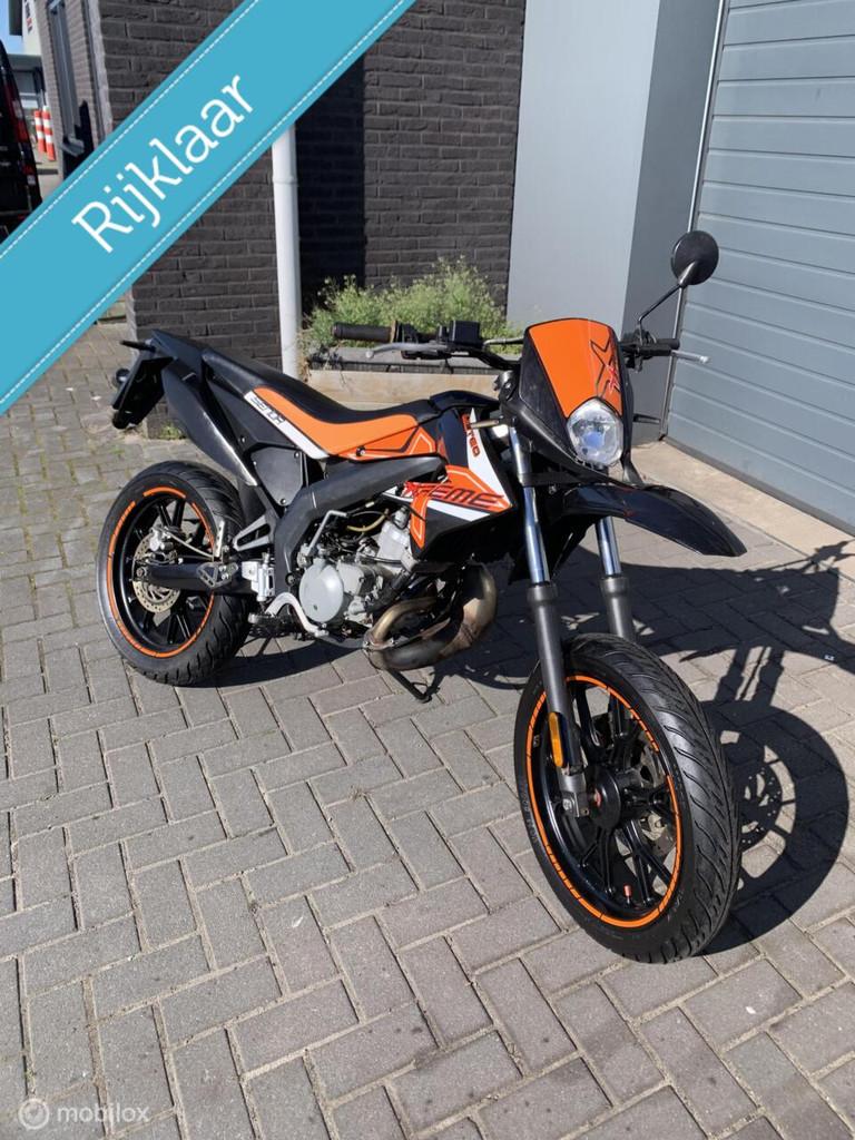 Derbi Senda SM X-Treme Limited Edition '17, Fietsen en Brommers, Brommers | Derbi, Handelslaan 22  9546 LK Hengelo, Gebruikt, 49 cc