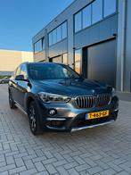 BMW X1 Sdrive18i high executive Aut  VOL OPTIES!, Auto's, 136 pk, Zwart, 75 €/maand, 3 cilinders