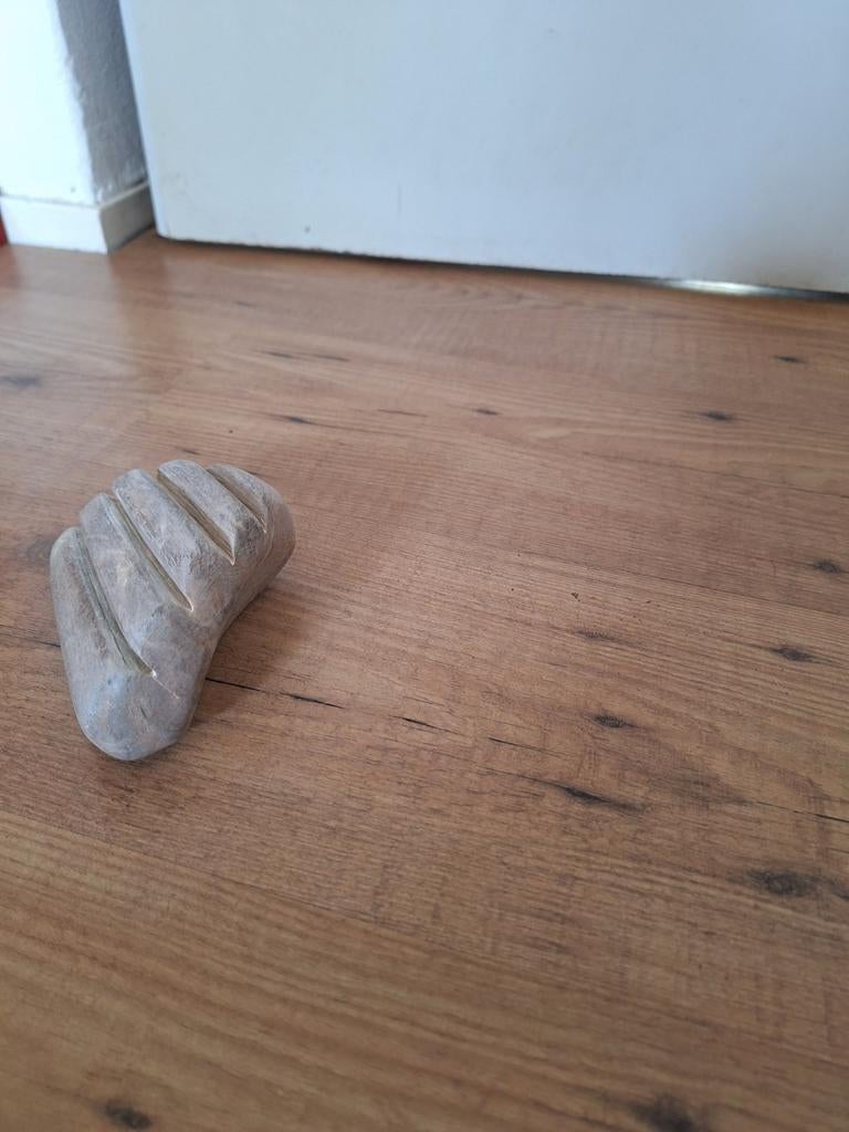 Decoratieve steen met groeven, Ophalen of Verzenden, Grijs, Steen/keramiek, Landelijk