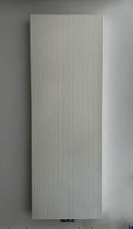 Verticale designradiator type T22, Ophalen, Radiator, Minder dan 60 cm, Zo goed als nieuw