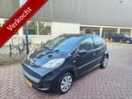 Peugeot 107 1.0-12V Urban Move, Voorwielaandrijving, Gebruikt, 4 stoelen, Origineel Nederlands