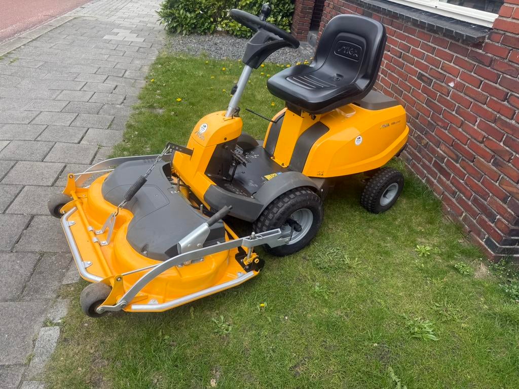 Stiga villa 15HST Frontmaaier zitmaaier, Ophalen of Verzenden, Gebruikt, Mulchfunctie, 90 tot 120 cm
