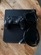 PlayStation 4 1TB met controller en kabels, Gebruikt, Ophalen of Verzenden, 1 TB, Met 1 controller