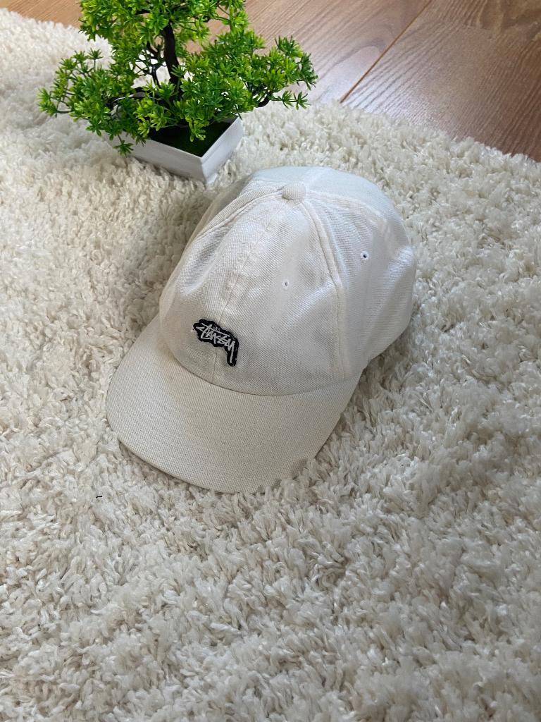 Stussy Pet Wit/Creme met Zwart Logo - Universele Maat, Stussy, One size fits all, Ophalen of Verzenden, Pet